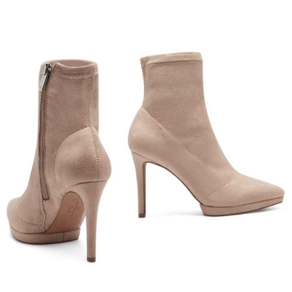 Jessica Simpson High Stiletto Heel
Pointed Toe Platform Bootie Size 8.5 🌸